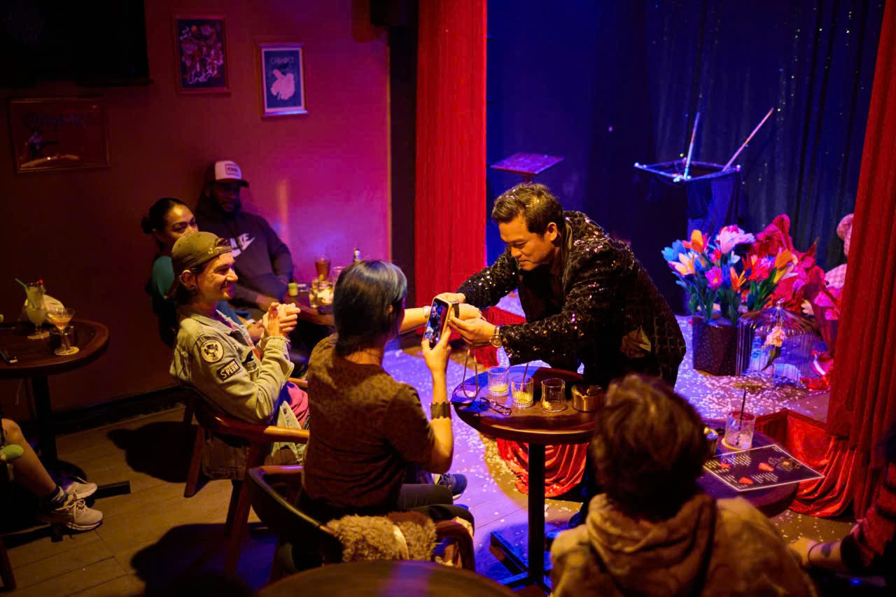 Ảo Thuật Tận Cảnh – Close Up Magic Đà Nẵng